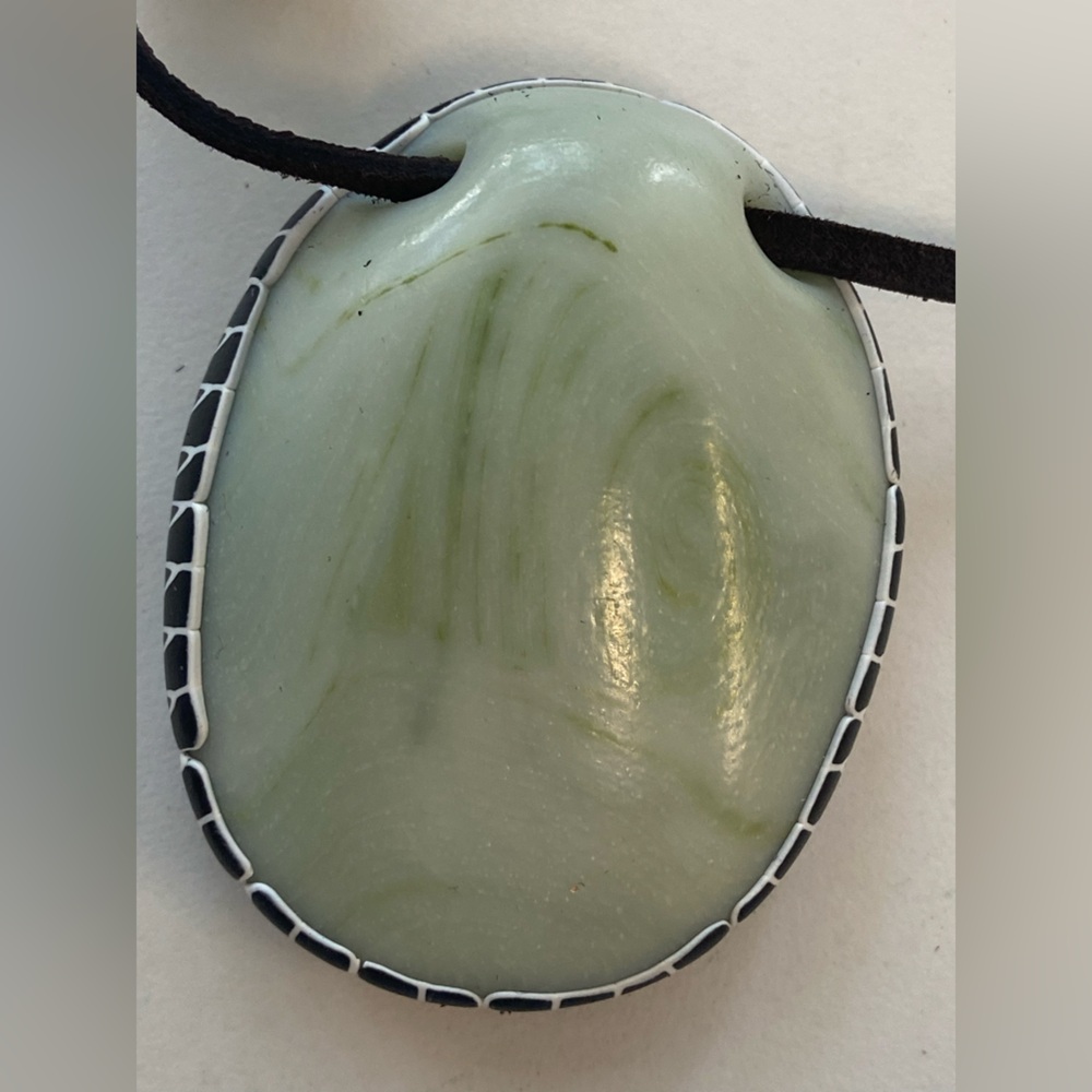 Preowned like new polymer clay pendant handmade - Picture 5 of 6